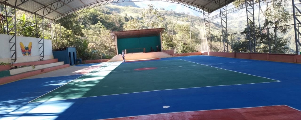 SE REALIZO EL PINTADO DE LA CANCHA DEL BARRIO PIEDRAS VERDES 
