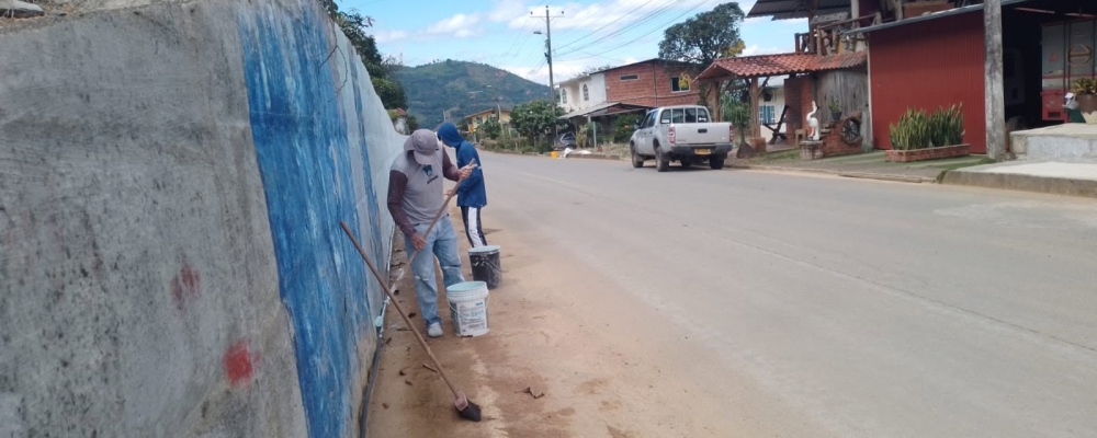 AVANZANDO CON TRABAJOS DE RECUPERACION DE ESPACIOS PUBLICOS