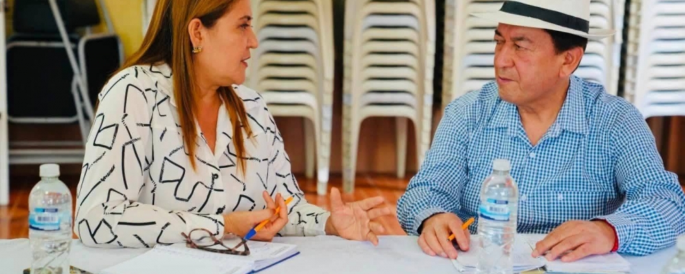 REUNION DE TRABAJO CONO LA PREFECTA DE NUESTRA PROVINCIA ABG. KARINA TORRES